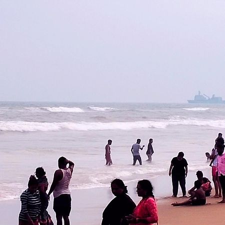 Ln Beach Homestay Puri Esterno foto