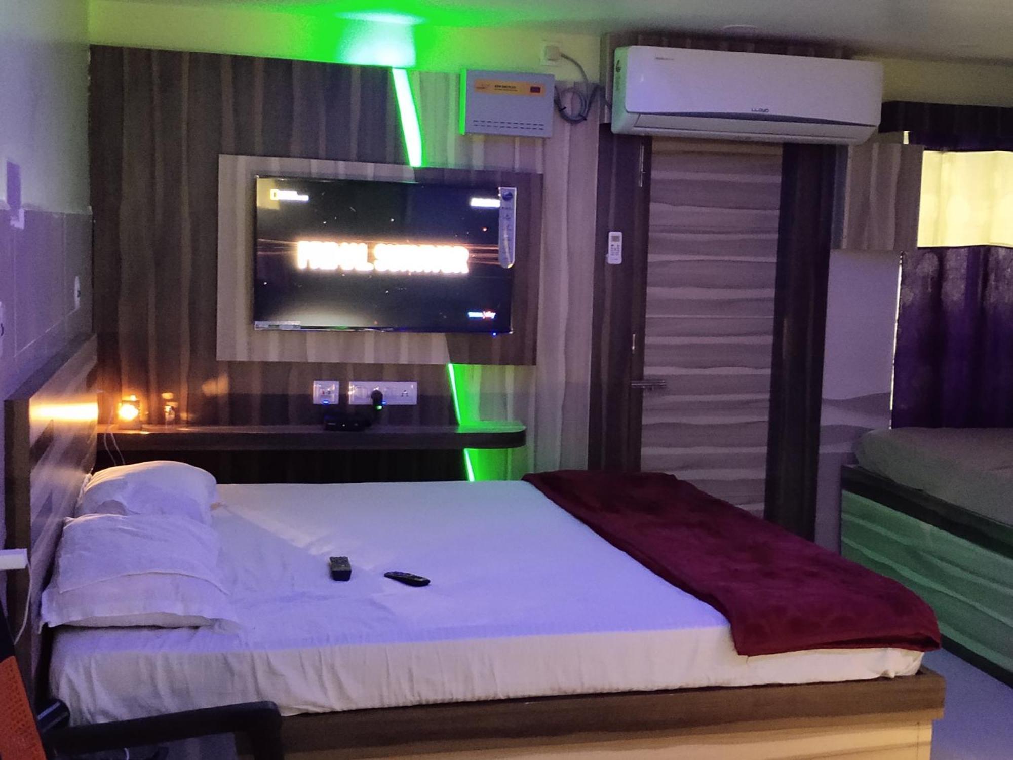 Ln Beach Homestay Puri Esterno foto