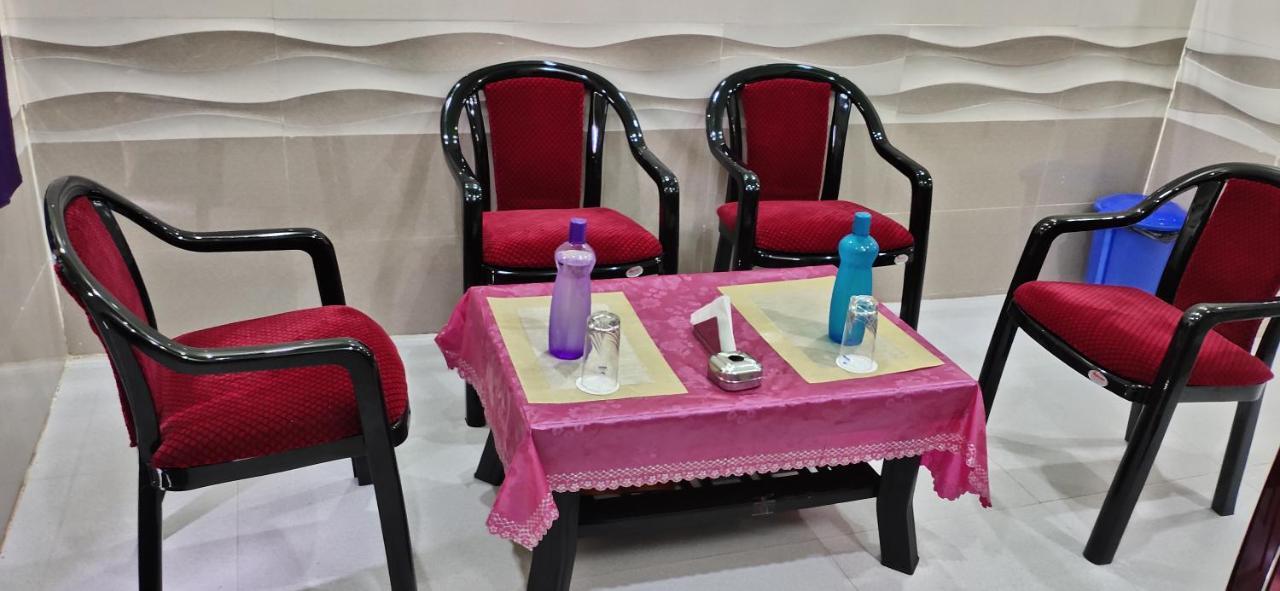 Ln Beach Homestay Puri Esterno foto